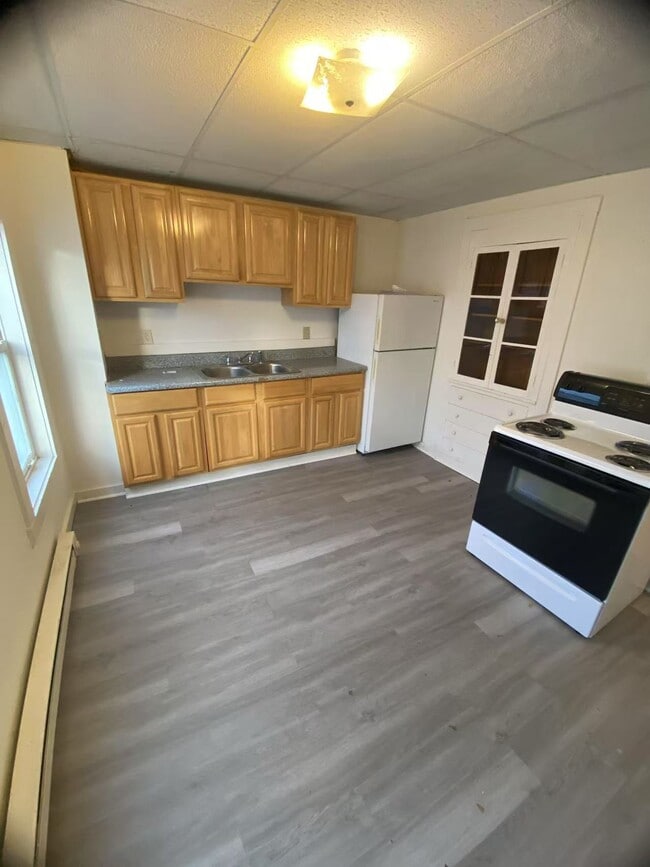 Building Photo - 246 Beacon St Unit 1