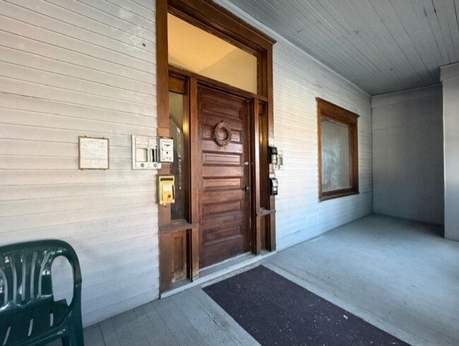 Photo - 438 University Ave NE Unidad 2