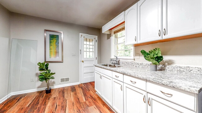 Photo - 255 Hermer Cir NW