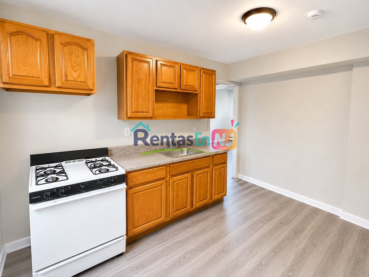 Photo - 111 Lincoln Ave Unidad 1B