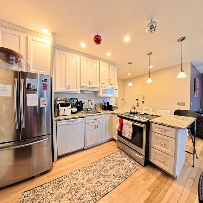 Building Photo - 285 Dorchester St