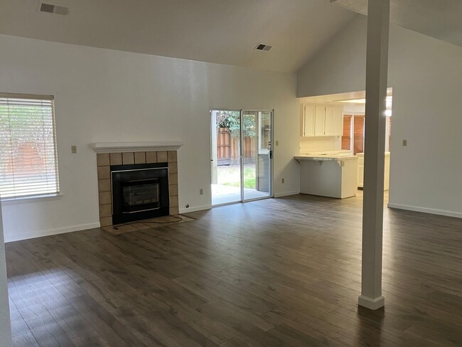 Photo - 2704 Snyder Ave