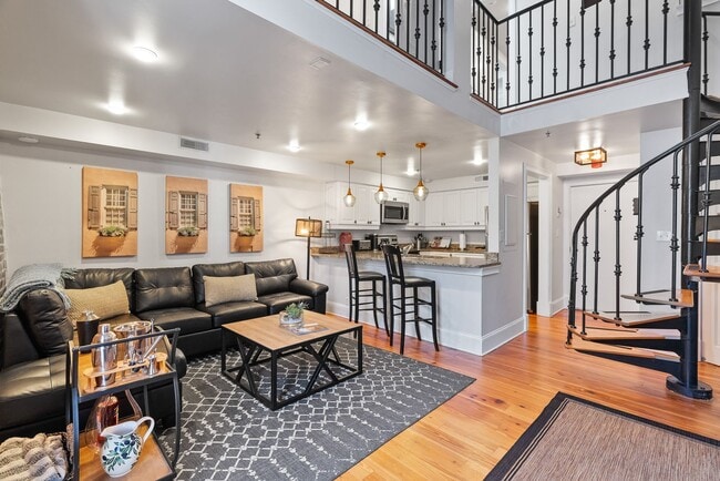 Building Photo - Stunning 2-Story Loft in the Heart of Downtown