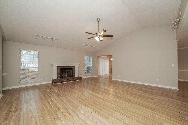 Photo - 1338 Colonial Trce NW