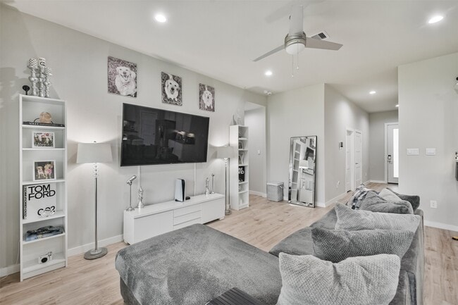 Photo - 14226 Lake Lodge Dr