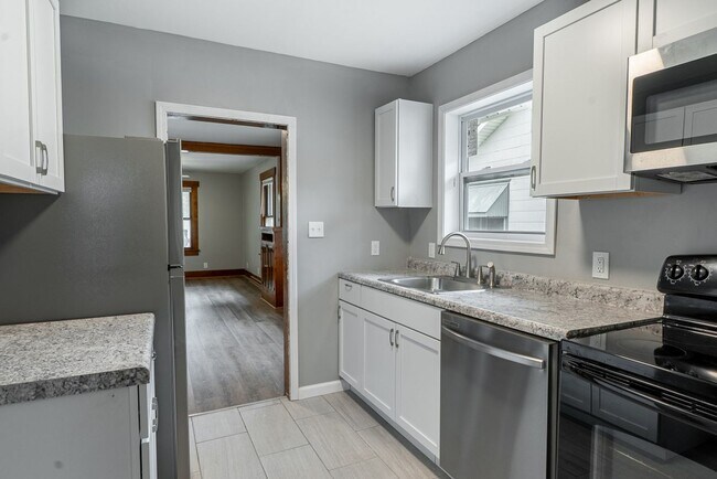 Photo - 2215 SW Hazelton Ct