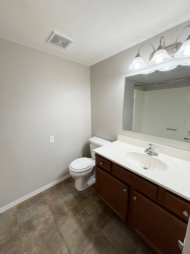 bathroom - Forrest Edge Apartments