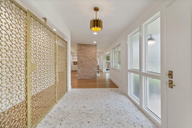 Photo - 1503 E 15th St