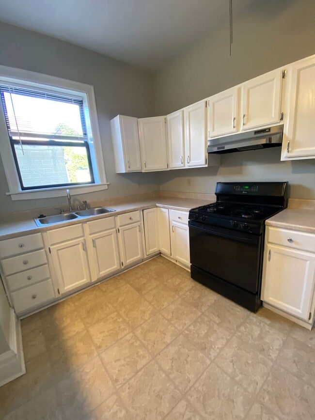 Photo - 1309 E Carson St Unit 2