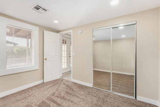 Building Photo - 1983 E Don Carlos Ave Unit Cozy