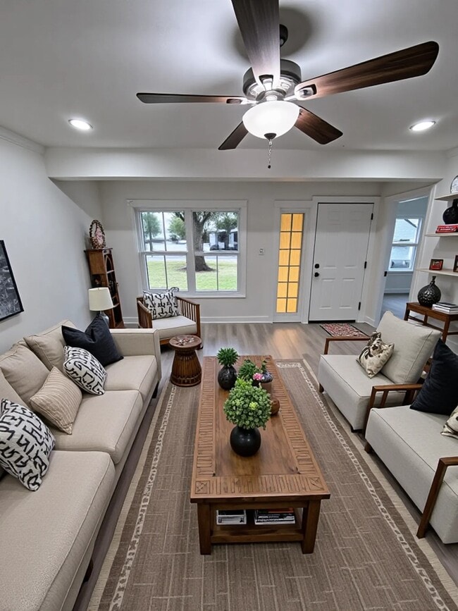 Photo - 5451 Oriole St