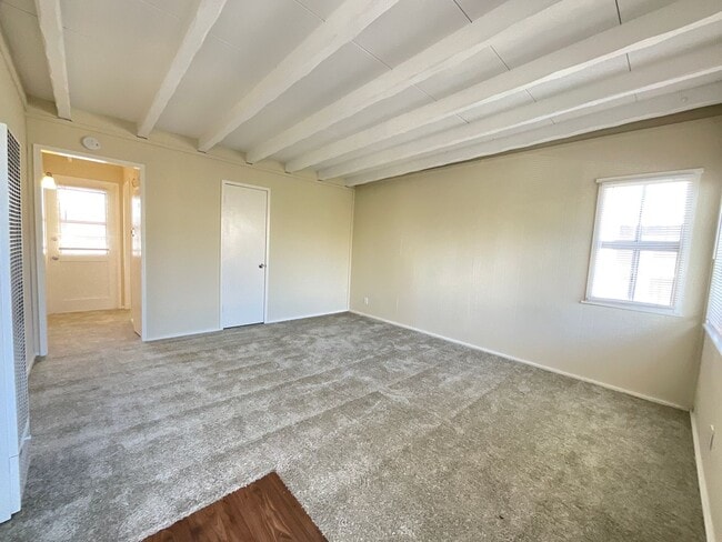 Acacia203-209 - Acacia203-209 Apartment Unit 205 1/2