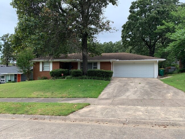 Photo - 4511 Greenway Dr House