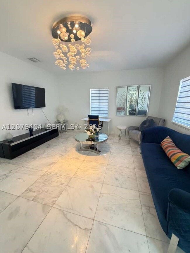 8880 SW 25th St