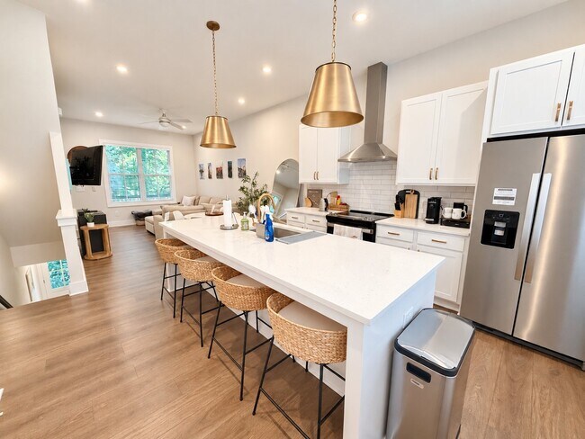 Photo - 1331 Breezy St SE