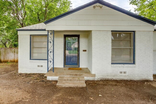 Photo - Fresh on the Market- 2 Bed, 1 Bath home in Westcliff, Minutes from TCU- 76109