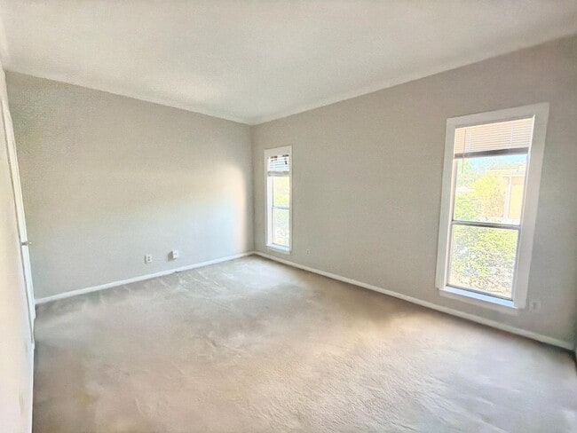 Photo - 728 Bering Dr