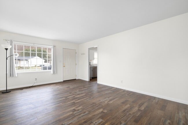 Photo - 1002A Circle Dr