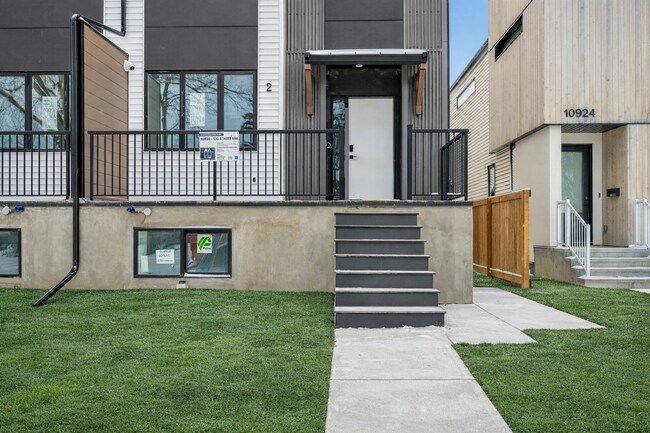 Photo - 10920-10130 130 St NW Unit Upper 1