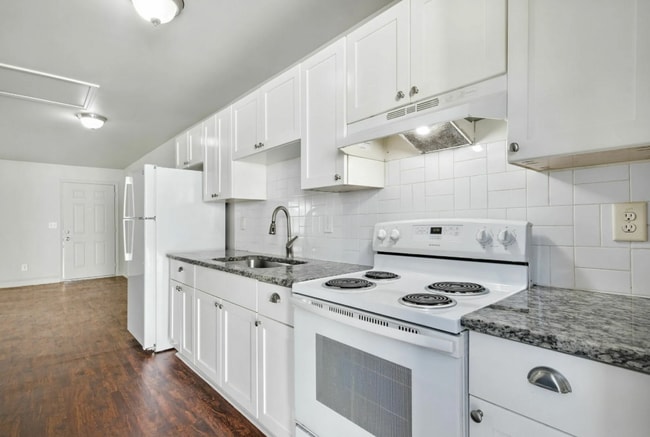 Photo - 969 Forest Ave