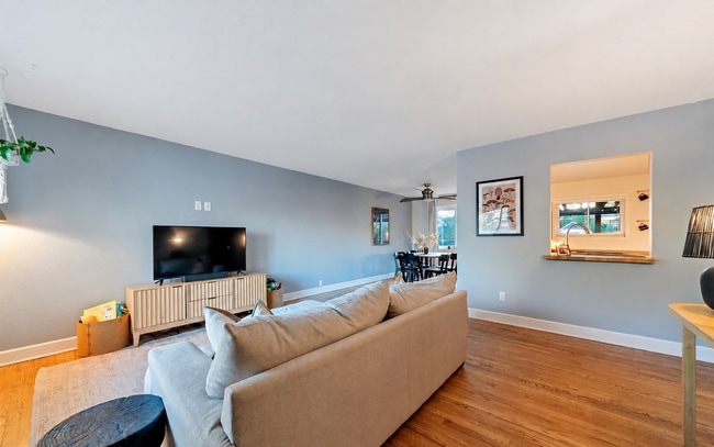 Photo - 5151 S Julian St