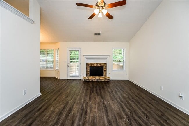 Photo - 805 Lewis Ridge Cir