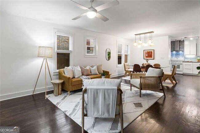 Photo - 830 Belgrade Ave NE