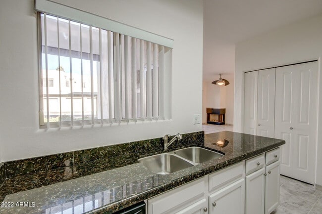 11260 N 92nd St Unit 1115