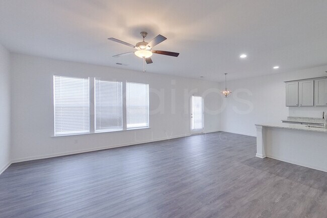 Photo - 106 Old Stone Crossing