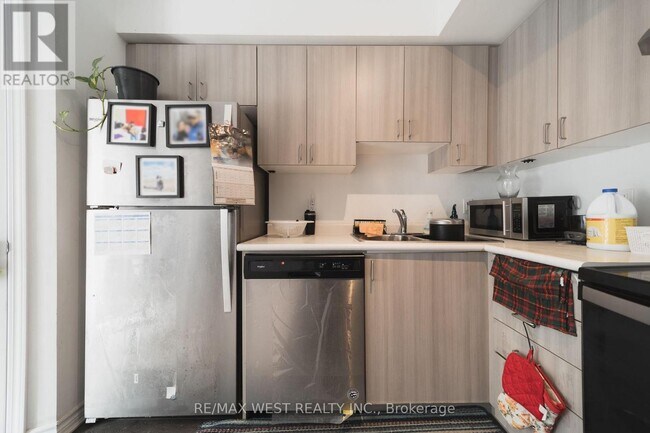 Photo - 1 Falaise Rd Unité 203