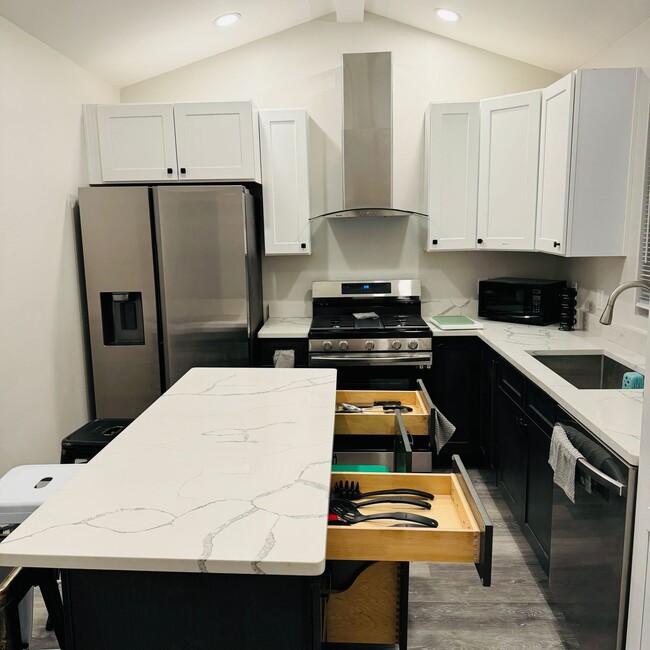 Photo - 7531 Birch St