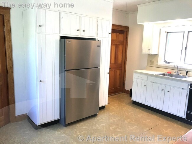 Photo - 80 Curtis St