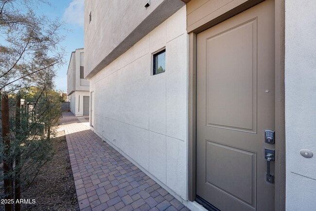 Photo - 225 N Pleasant Dr