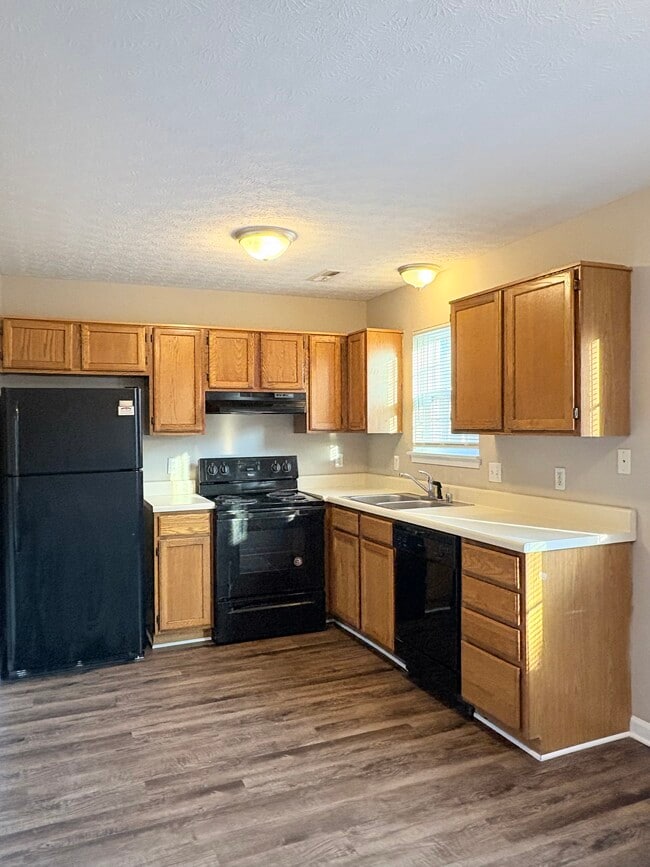 Photo - 1956 Sandra St