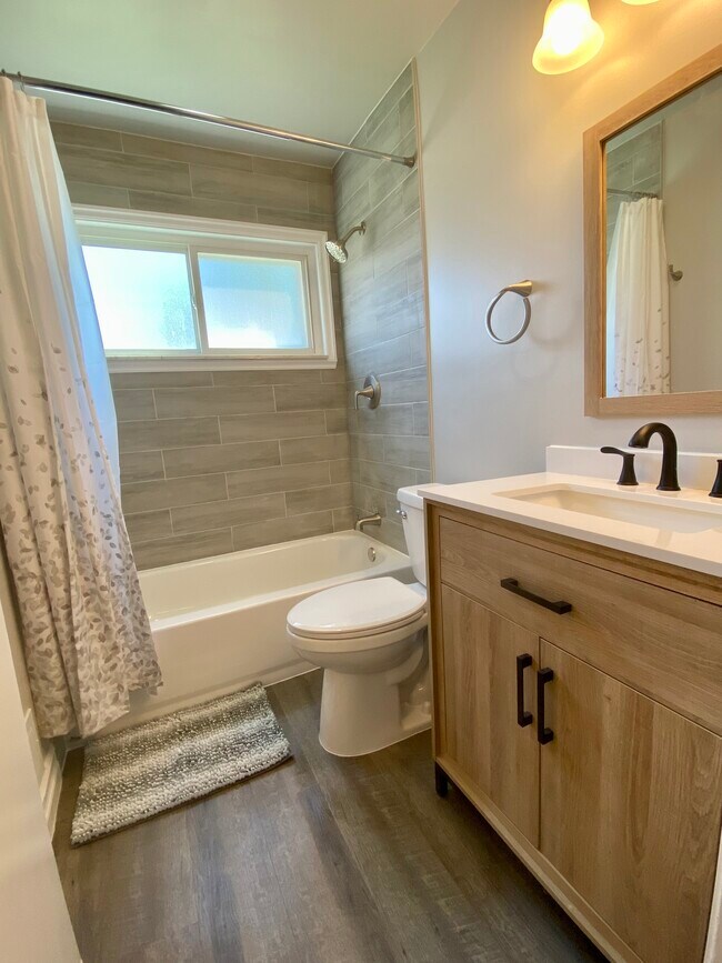 Photo - 17404 Lowell St