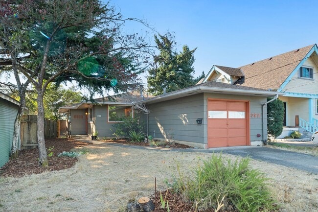 Building Photo - 3811 SE 66th Ave Rental