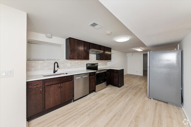 Building Photo - 5639 N Artesian Ave Unit GDN Rental