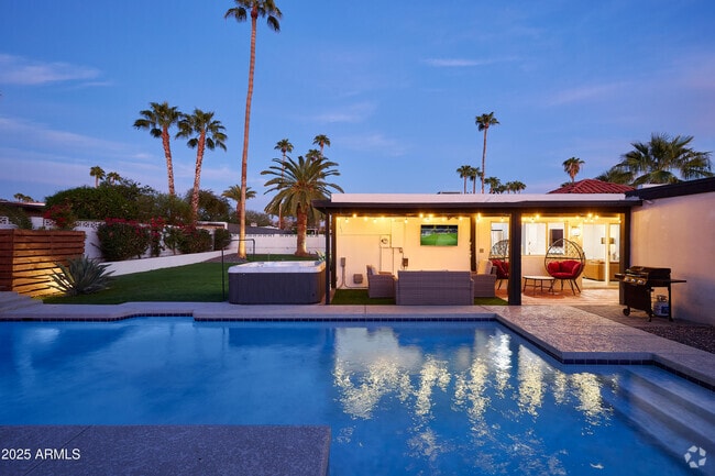Building Photo - 6612 E Presidio Rd Rental