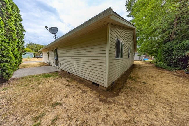 Photo - One Level Ranch Home - Three Bedrooms - Updated in 2024