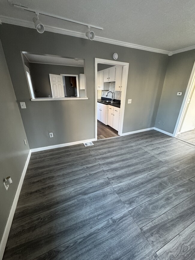 Photo - 225 Haviland Park