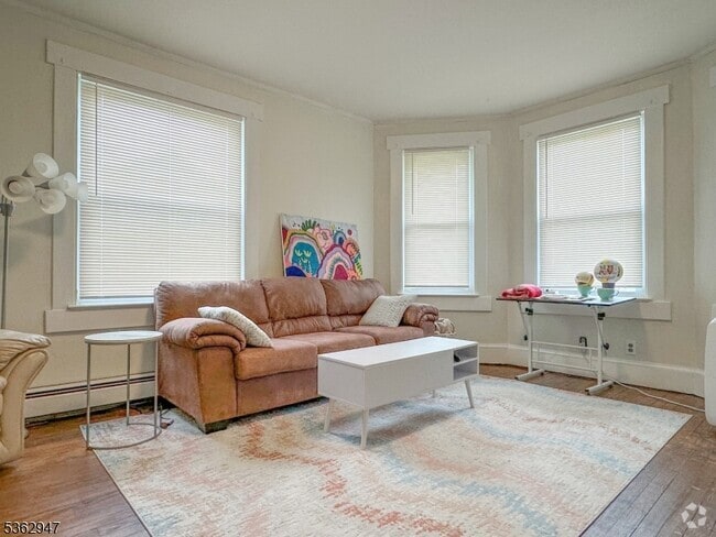 Building Photo - 37 Personette St Rental