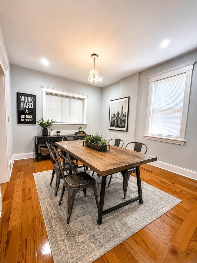 Photo - 3232 W Le Moyne St Unit 2