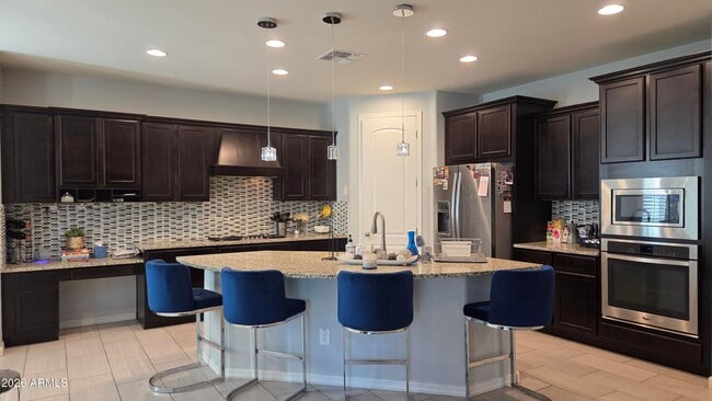 3607 E Salter Dr