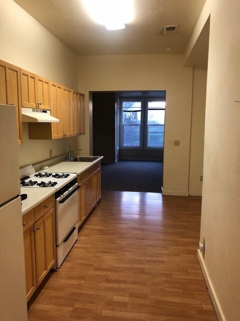 Photo - 1021 E St Unit B