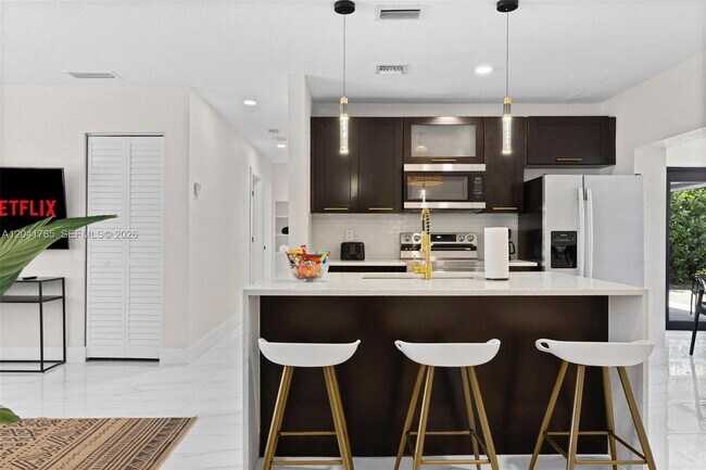 Photo - 710 SW 70th Ave