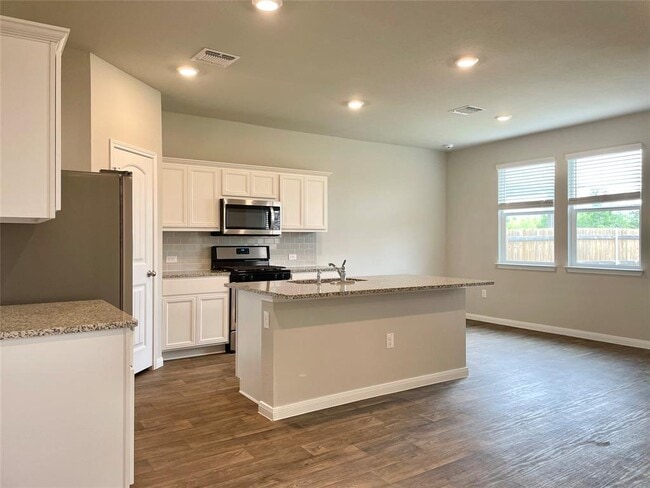 Photo - 14101 Macquarie Dr