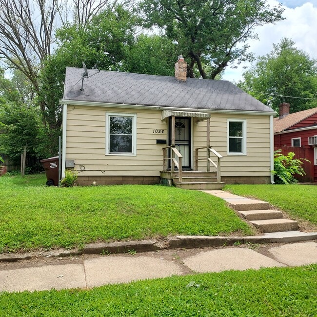 Photo - 1024 S Court St House