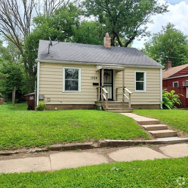 Building Photo - 1024 S Court St Rental