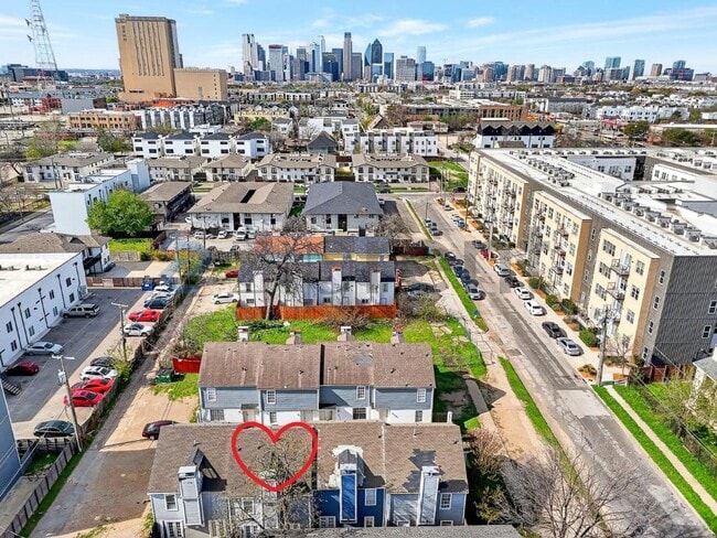 Building Photo - 4624 San Jacinto St