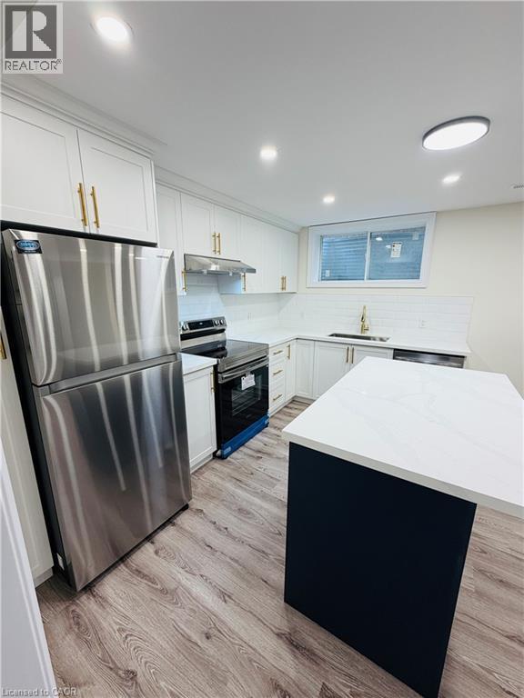 Photo - 494 Woodbine Ave